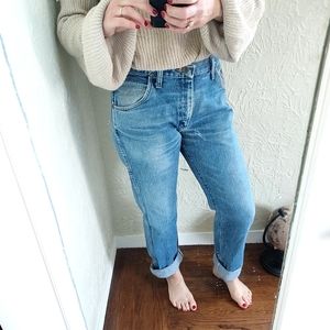 Wrangler :: cowboy cut, 31x32, 90's, medium wash, perfect for cropping